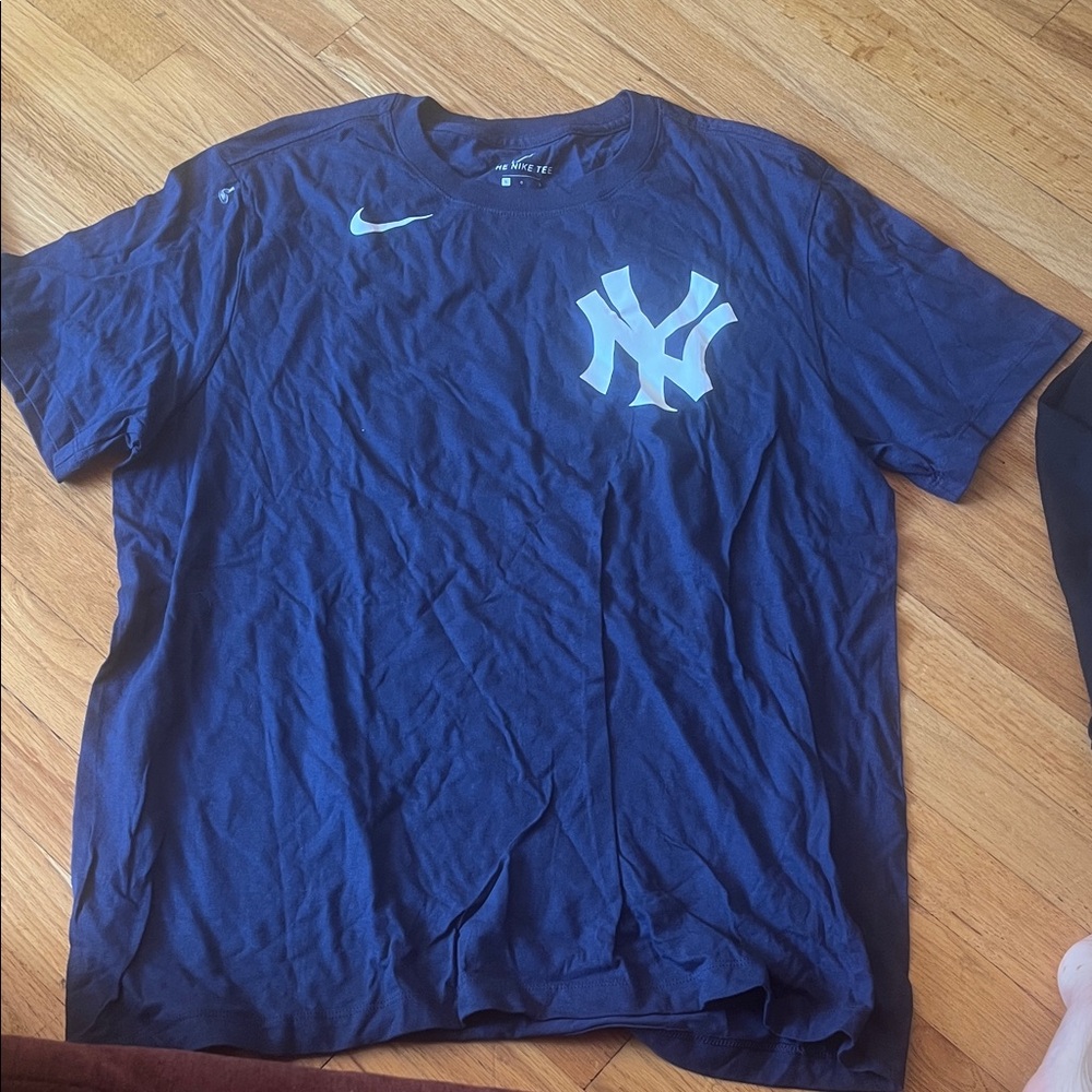 Nike Navy Yankee T shirt Size Large
